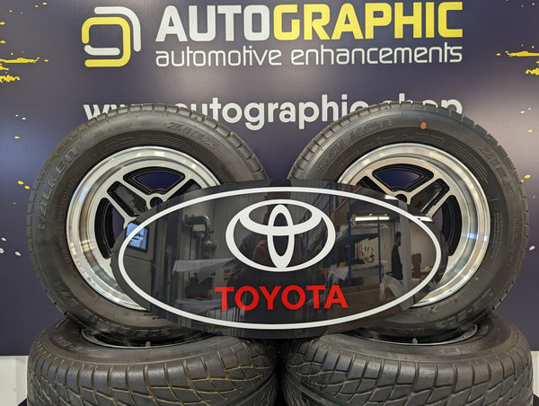 TOYOTA - White & Red Oval Sign