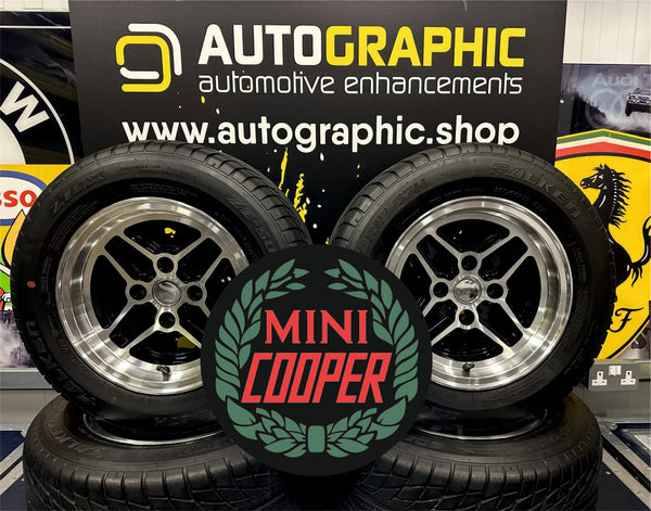 Mini Cooper Wreath (Black) - Circle Sign